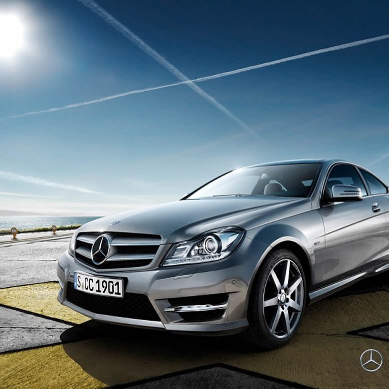 Mercedes-Benz branco lateral